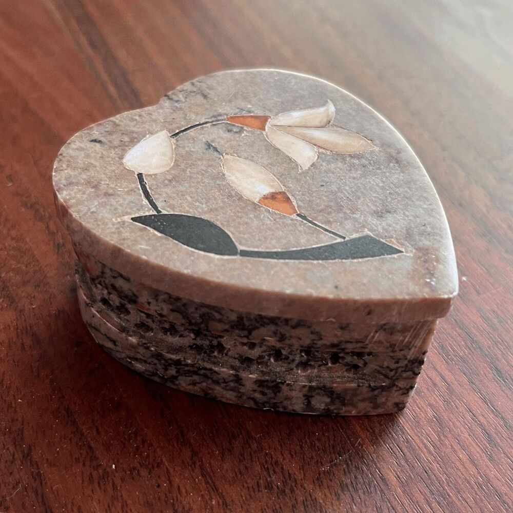 VTG Heart Soapstone Potpourri Trinket Box MOP Floral Inlay Hand Carved